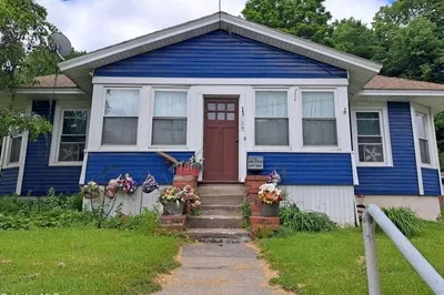242 Columbia St 1