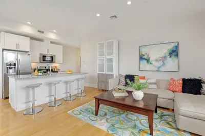 593 Somerville Ave #6