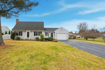10 Woodcrest Road