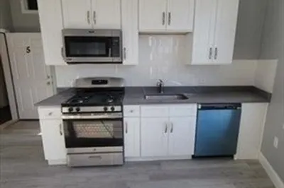82 Broad St #5