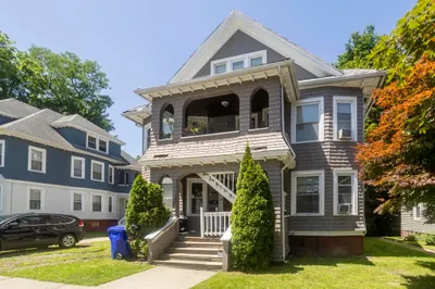 212-214 Fort Pleasant Ave