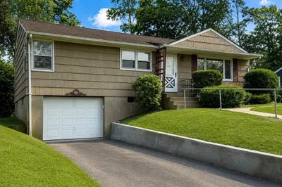 185 Gardens Dr