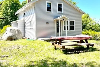 10&10r Montvale Avenue