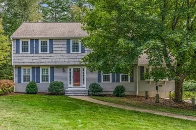 9 Lakewood Dr 1