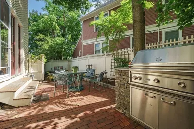 76 Putnam Ave #3