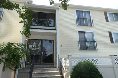 49 Village Brook Ln #11