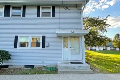 60 Honeysuckle Dr #60 1
