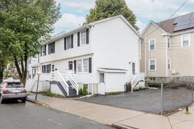 8 Vernal St #8