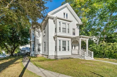 152 S Franklin St
