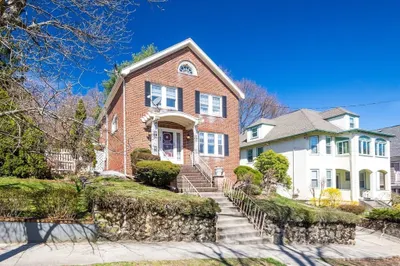 83 Bartlett Ave