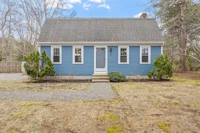128 Quaker Meeting House Rd 1