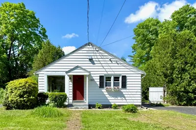 102 Bridge Rd 1