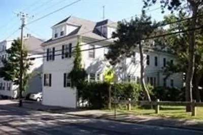 225 Standish Ave #4