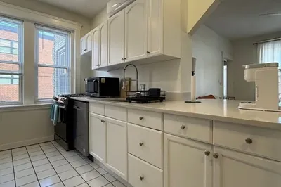 325 Summit Ave #304