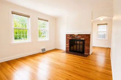 106 Russell Rd 1