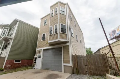 587 Saratoga St 1