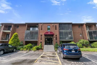 221 Oak St #15-31