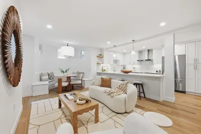 94 Saint Botolph St #1