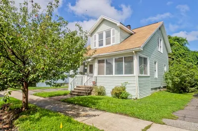 26 Southworth St