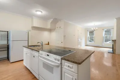 32 Lawrence St #1 1