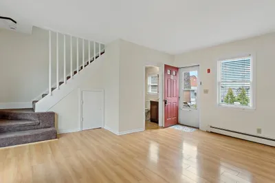 6 Wallace Ave #1