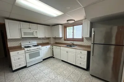 68 Trull St #1 1