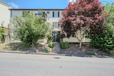 229 Vernon St #3 1
