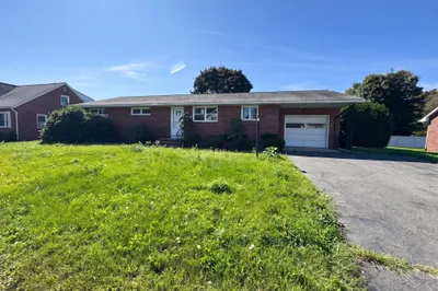 50 Van Horn St 1