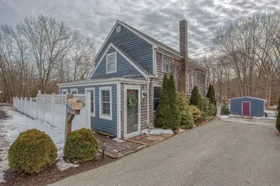 832 Temple Street 1