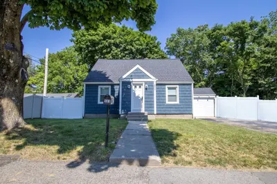 593 Prospect St 1