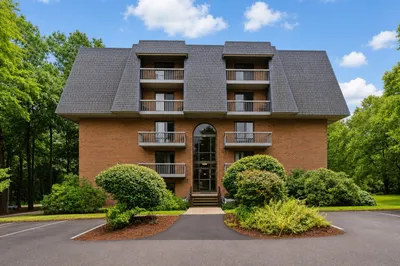 65 Commons Dr #210 1