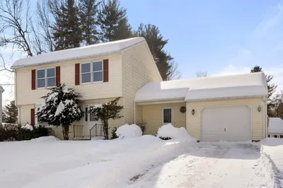 25 Laurelwood Lane 1