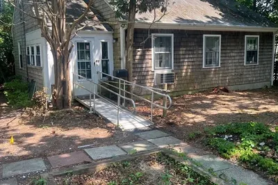 60 Baxter Avenue