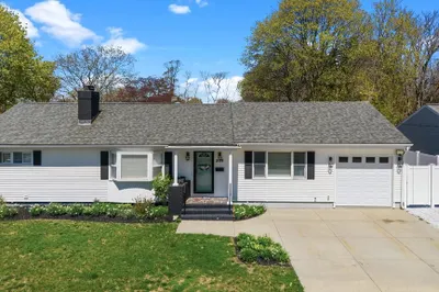 209 Nemasket St 1