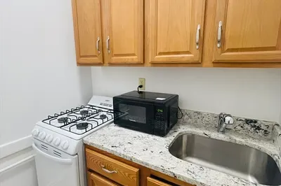 14 Palace Rd #4