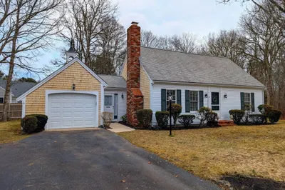 44 Emerald Ln 1