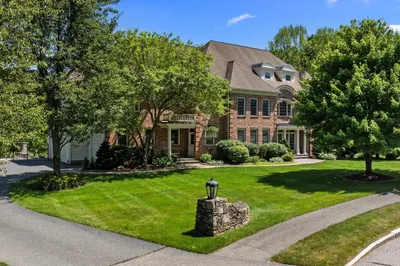 17 Olde Hickory Path