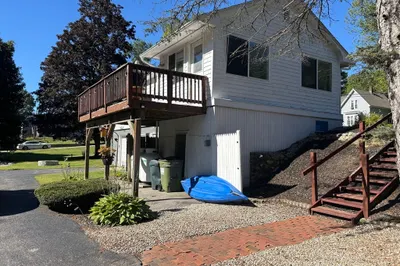 657 Pleasant St 1