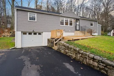 11 Brookside Drive 1