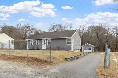 6 Bartlett St