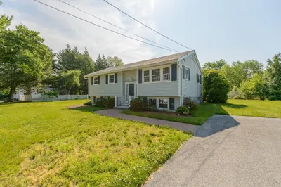 392 Acton Rd 1