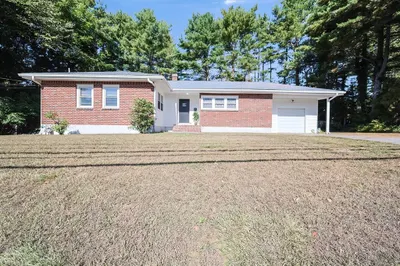 365 Nichols St 1