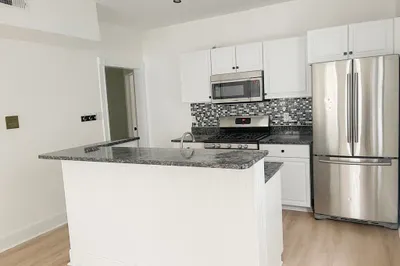 470 East Seventh St #4 1