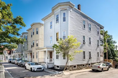 1 Arion St