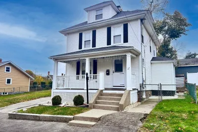 20 Sheppard Ave 1