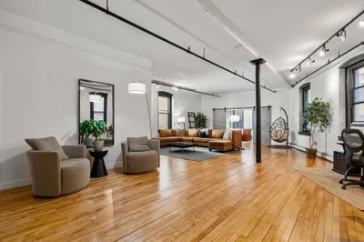 13-19 Stanhope Street #2A 1