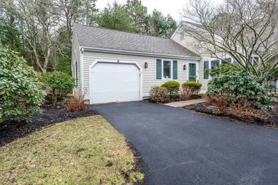 6 Rolling Green Ln #126 1