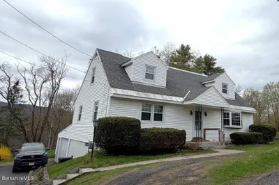 263 Walker Street 1