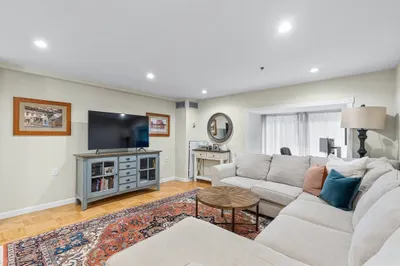 357 Commercial St #009