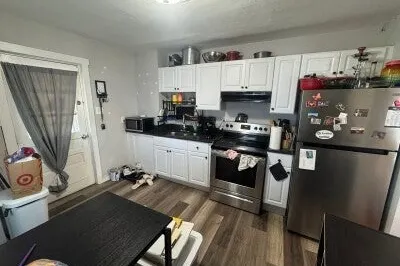 134 Pearl St #4